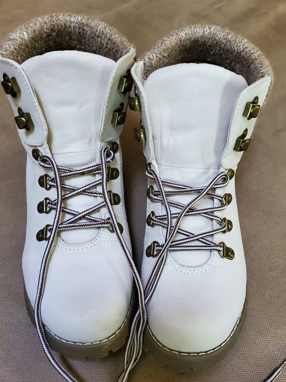 Cliffs by White Mountain Women's Cream Lace-Up Hiking Boots